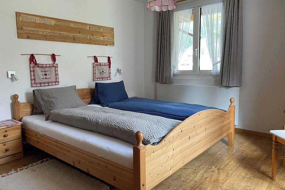 Ganze Wohnung, Alte Schmiede 1.Stock Appartement/Fewo, Bad, Wc, 3 Schlafräume 5-Bettwohnung in Arosa, Plessur Alpen