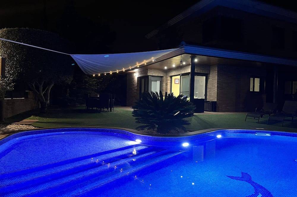 Washingtonia Villa near Sitges in Canyelles (Barcelona), Garraf