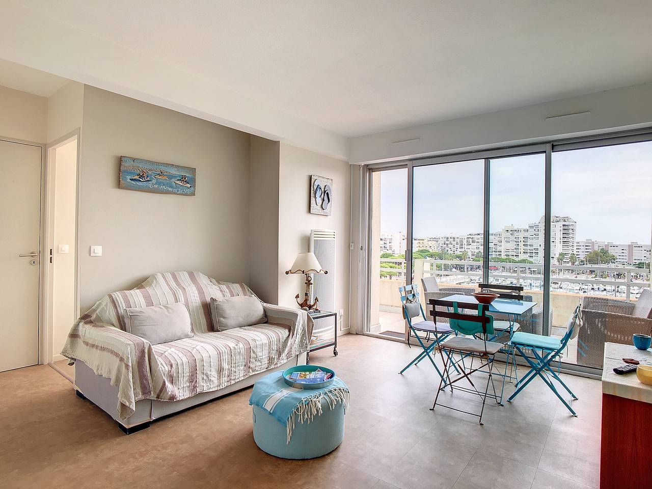 Apartamento entero, Encantador F2 con terraza, vista al mar y estacionamiento, Carnon in Carnon-Plage, Mauguio