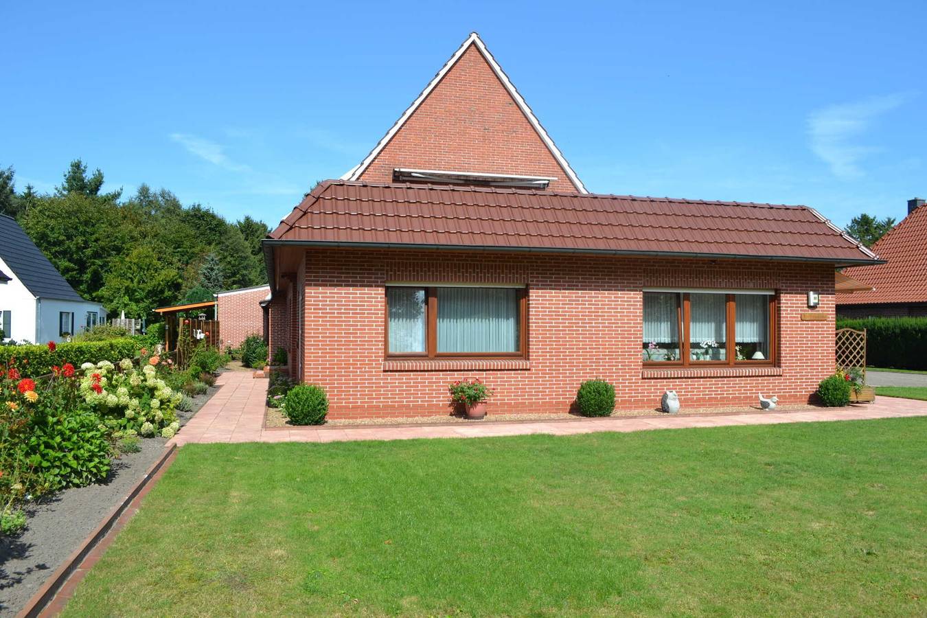 Ganze Wohnung, Ferienwohnung Meins" mit privater Terrasse, privatem Garten und Wlan in Friesoythe, Nordseeküste