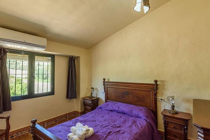 Location de vacances pour 17 personnes, avec terrasse à Pruna - 2