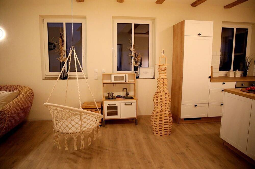Ganze Wohnung, Ferienwohnung 160qm für 9 Personen mit 2 Bädern in Merkendorf, Romantische Straße