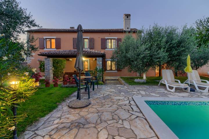 Villa für 8 Personen, mit Pool und Terrasse, mit Haustier - 1