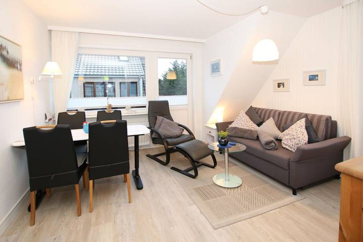 Ganze Wohnung, Ferienwohnung mit 2- Zimmern auf ca. 42m² im 1. Og in Wyk auf Föhr (Stadt), Wyk auf Föhr
