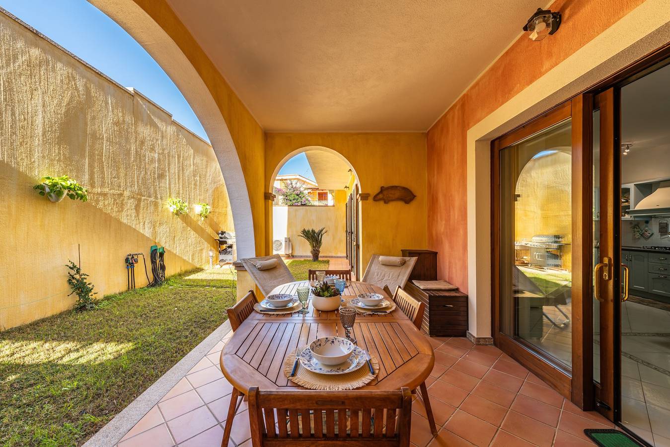 Casa Celeste: piscina compartida, terraza privada y aire acondicionado in Crabonaxa/Villasimius, Villasimius