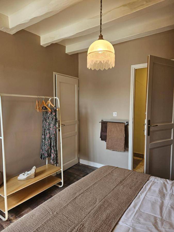 Location de vacances pour 14 personnes, avec piscine ainsi que jardin et vue à Champagne-et-Fontaine - 2