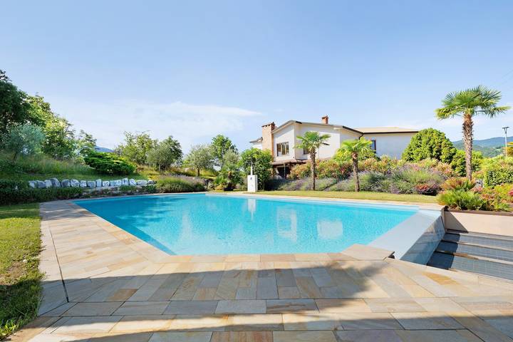 Entire apartment, Holiday Apartment "Jose" with Shared Pool, Terrace & Wi-Fi in Voltino, Tremosine