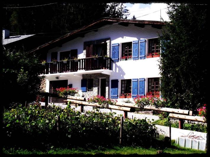 Auberge, avec Jacuzzi et Terrasse ainsi que Jardin et Sauna