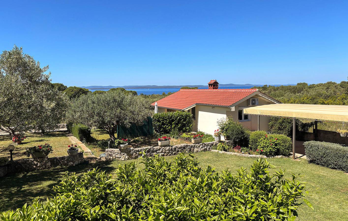 Gemütliche Wohnung mit Terrasse und WLAN, 1 km vom Strand entfernt! in Zadar (Kommun), Zadar