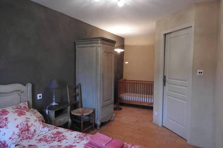 Location de vacances pour 6 personnes, avec jardin à Nueil-les-Aubiers - 2