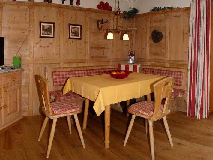 Ganze Ferienwohnung, Landhaus Tröber - Landliebe in Grän, Allgäuer Alpen (Österreich)