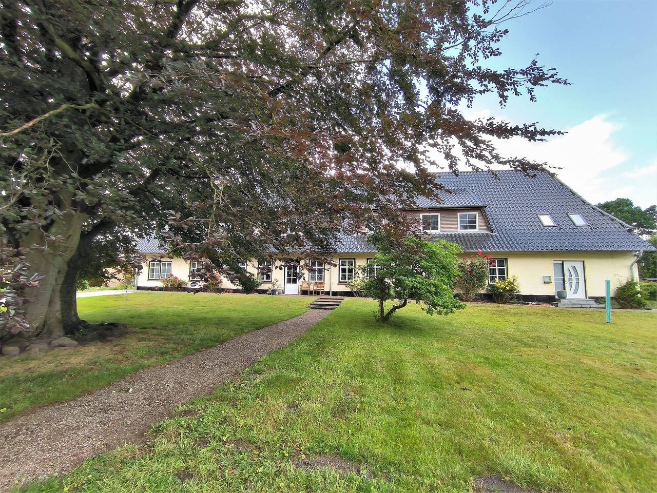 Ganze Ferienwohnung, Ferienhof Jensen: für kleine und große Gäste - Bungalow - Buchenblick in Großenwiehe, Eider-Treene-Sorge