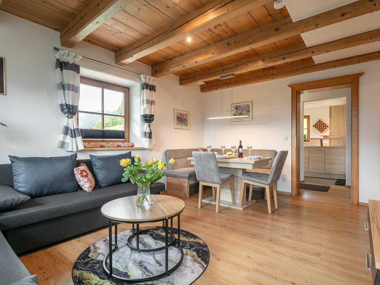 Ganze Wohnung, Exklusive Ferienwohnung mit Bergblick in Kirchberg in Tirol, Kaisergebirge
