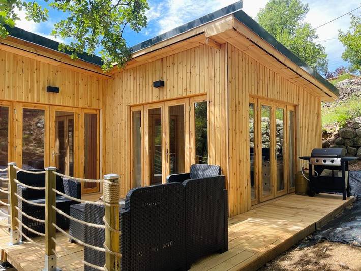 Location de vacances pour 4 personnes, avec vue et terrasse à Saint-Julien-du-Serre