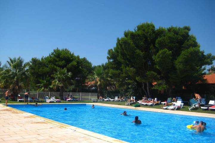 Chalet pour 4 personnes, avec Terrasse ainsi que Jardin et Piscine à Martigues