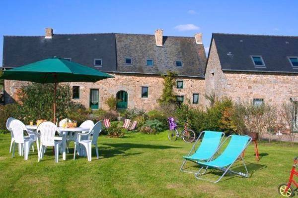 Location de vacances pour 4 personnes, avec jardin, animaux acceptés à Saint-Germain-en-Coglès - 2