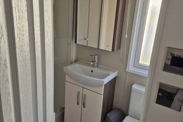 Static Caravan for 6 People in Winchelsea Beach, High Weald, Photo 2