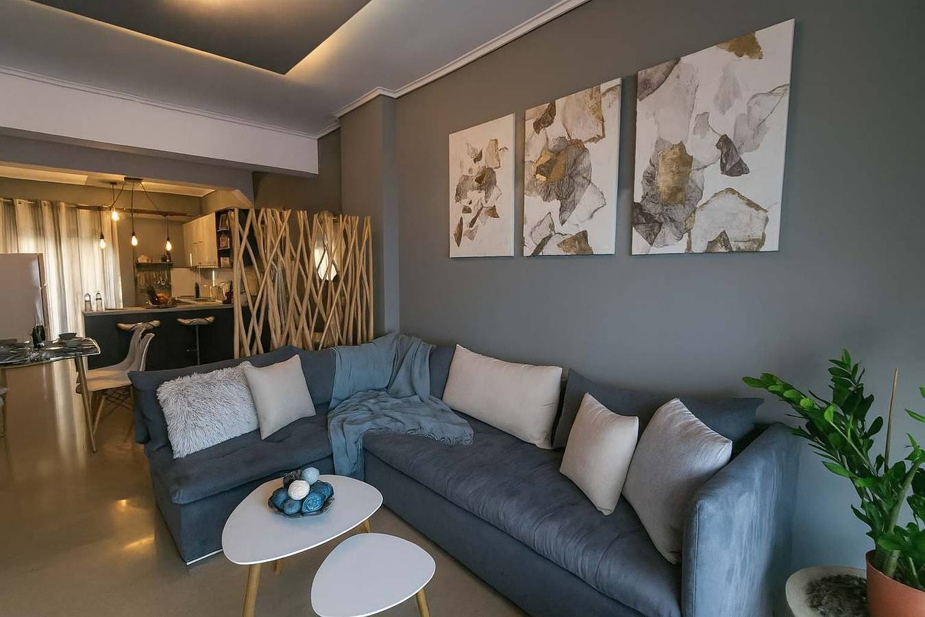 Ganze Wohnung, Ferienwohnung für 5 Personen mit Balkon/Terrasse in Kalamata, Messenien