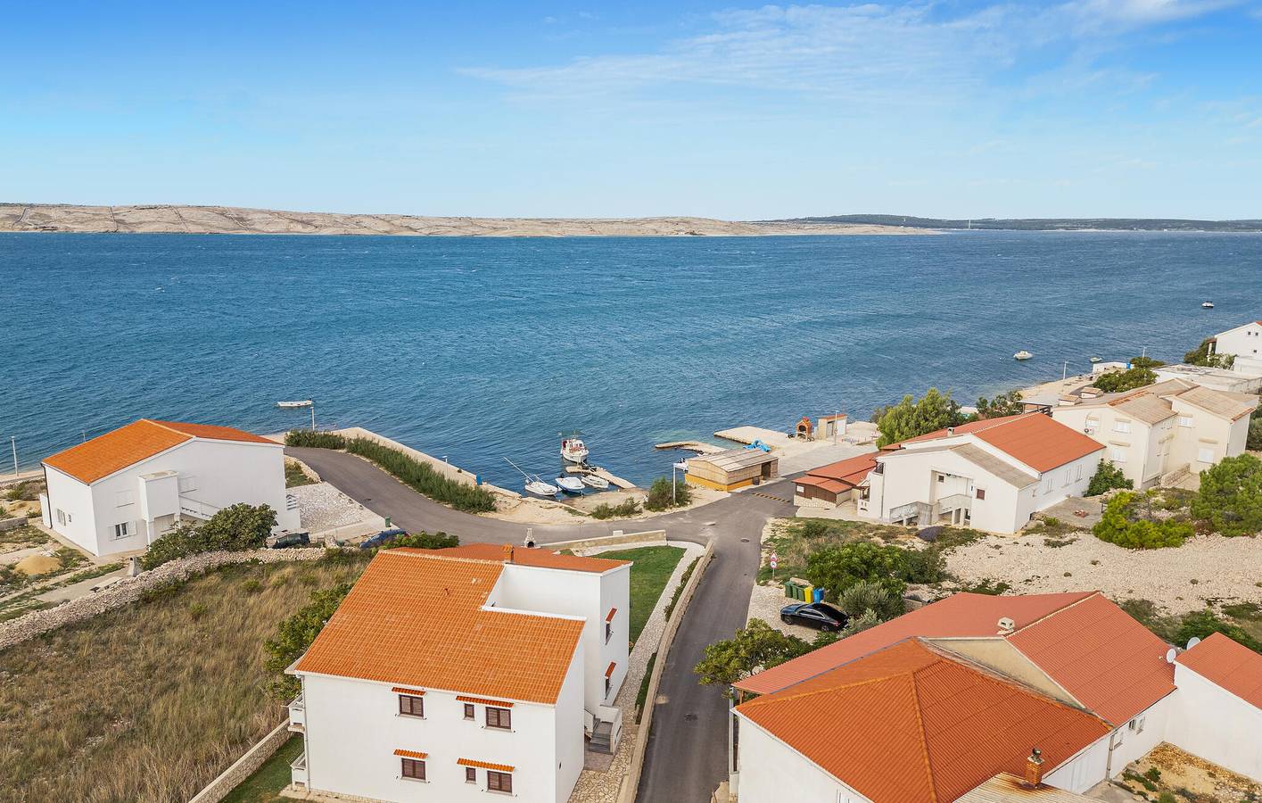 Appartement de vacances entier, Escapade en bord de mer : appartement confortable d'une chambre avec Wi-Fi, terrasse et barbecue in Kustići, Pag