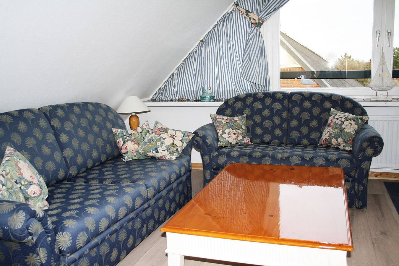 Ganze Wohnung, Komfortable Ferienwohnung Liiger Hörn Dg in Tinnum mit Sauna und Garten in Tinnum, Sylt (Gemeinde)