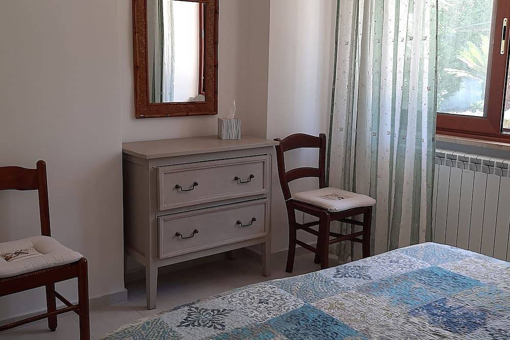 Charming independent villa with garden near the sea and near Rome in San Felice Circeo, Agro Pontino