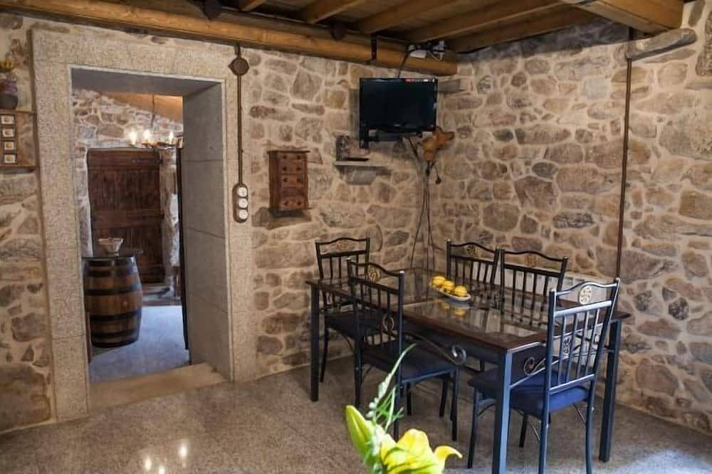 Casa do Vinculeiro O Sangriñal in A Baña, Costa de Galicia