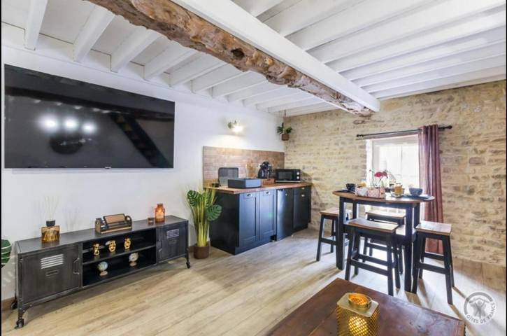 Gîte pour 4 personnes, avec vue et jardin à Juaye-Mondaye - 2