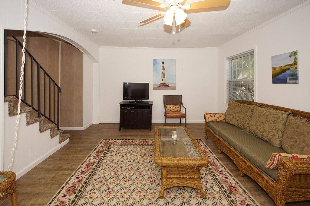 Ganze Wohnung, Folly Jewel - Pet Friendly - Winter Monatsmieten in Folly Beach, Charleston County