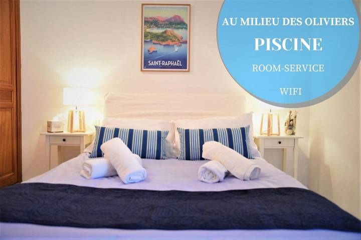 Chambre d’hôte pour 2 personnes, avec vue et piscine ainsi que jardin et bassin pour enfant