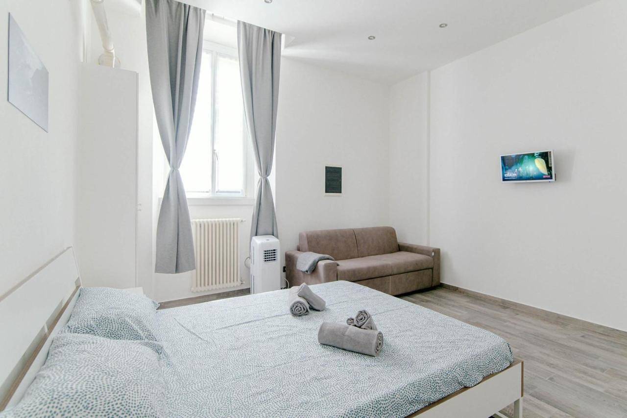 Downtown Rooms in Como, Comer See