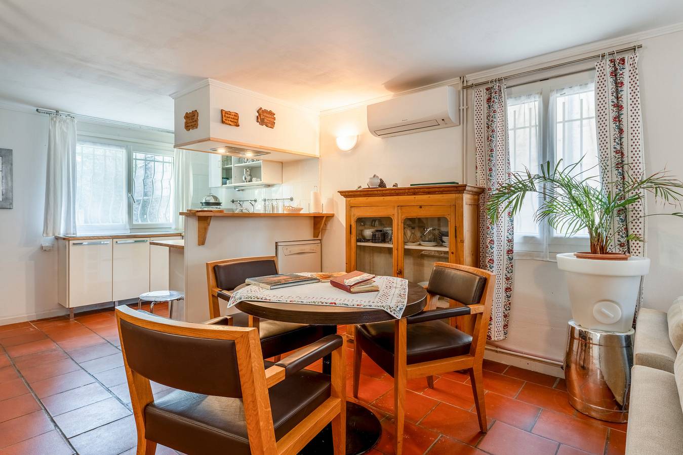 Maison de Vacances 'La Ruche des Abeilles' avec Terrasse Privée, Wi-Fi et Climatisation in Avignon, Vaucluse