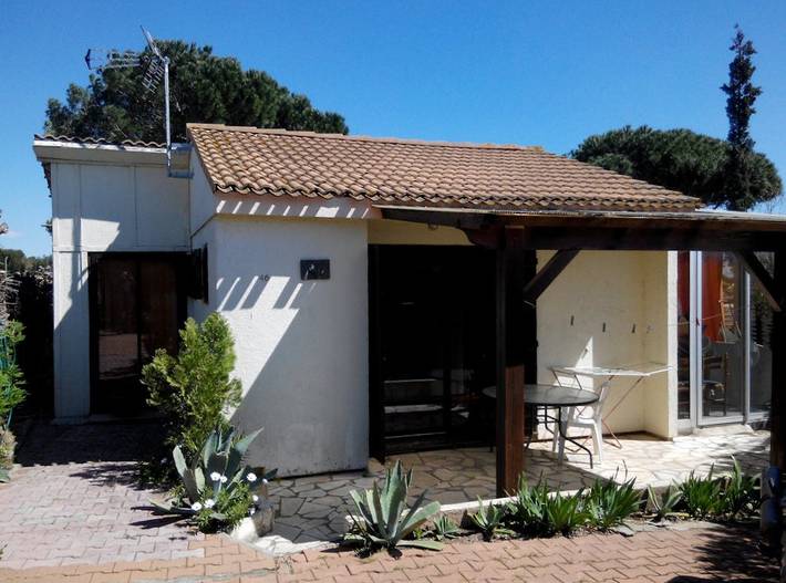 Gîte pour 4 personnes, avec piscine et jardin