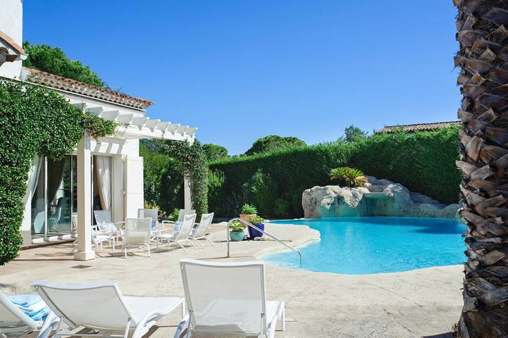 Location de vacances pour 12 personnes, avec jacuzzi ainsi que terrasse et jardin à Mougins - 2