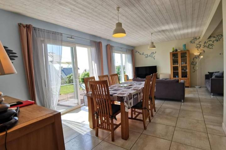 Location de vacances pour 6 personnes, avec terrasse et jardin, animaux acceptés à Saint-Nic - 3