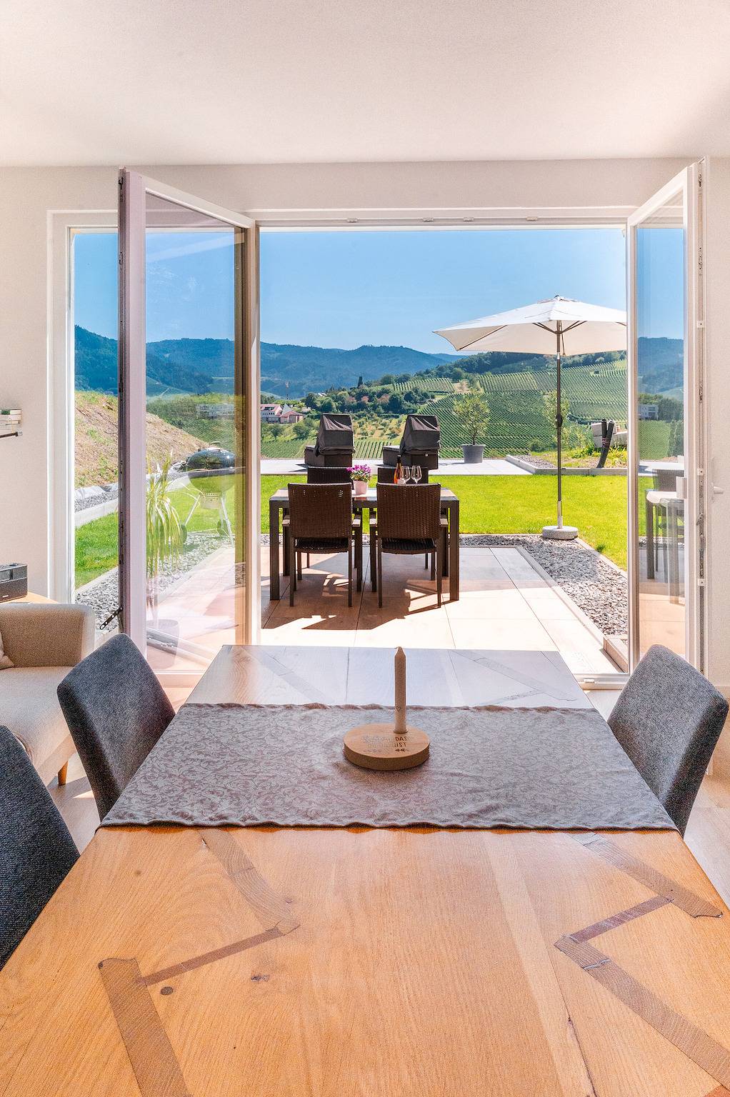 Appartement entier, Appartement "Corner 28" avec vue sur les montagnes, terrasse privée et Wi-Fi in Oberkirch, Forêt-Noire centrale