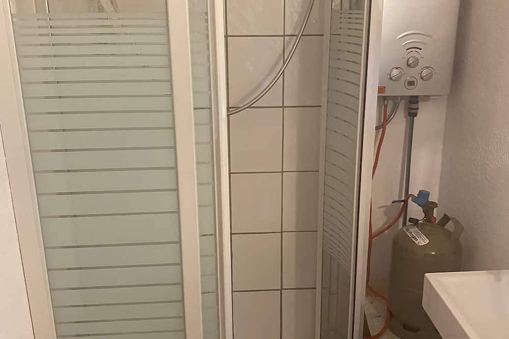 Cozy self-sufficient cottage with wonderful views & fireplace Pets welcome. in Dausenau, Lahn-Taunus