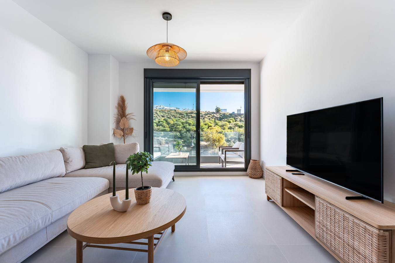 Entire apartment, Apartment 'Middle Views West' with Sea View, Wi-Fi and Air Conditioning in Playa de Torreblanca, Fuengirola