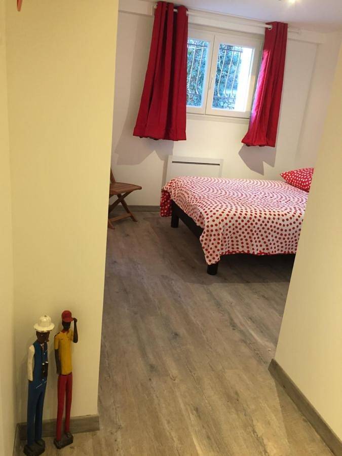 Double Room in Grignan, Région de nyons