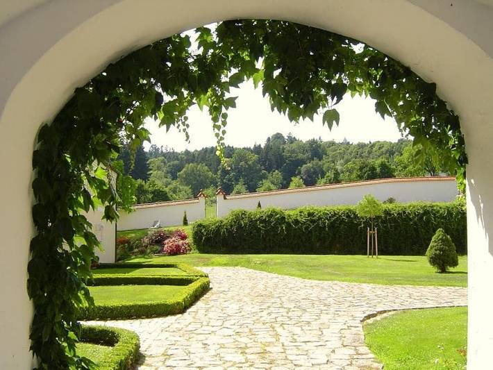 Ganze Wohnung, Klosterhof St. Salvator - Ferienwohnung im 2. Og (55 qm) in Bad Griesbach, Bayerische Golf und Thermenland