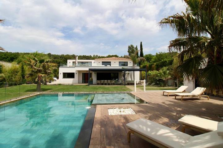 Chalet para 11 personas, con jardín y vistas además de terraza y piscina - 1