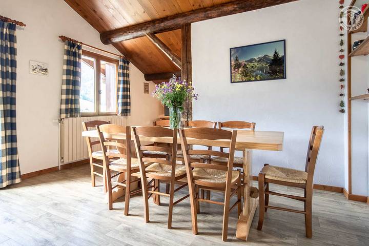 Gîte pour 8 personnes, avec balcon/terrasse et terrasse dans Arêches - 4