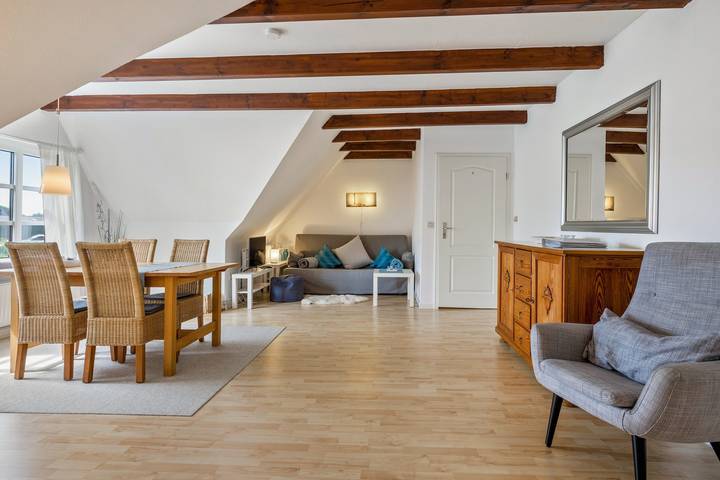 Ganze Wohnung, Ferienwohnung 'Silbermöwe' mit Gemeinschaftsgarten und Wi-Fi in Pellworm, Nordfriesland