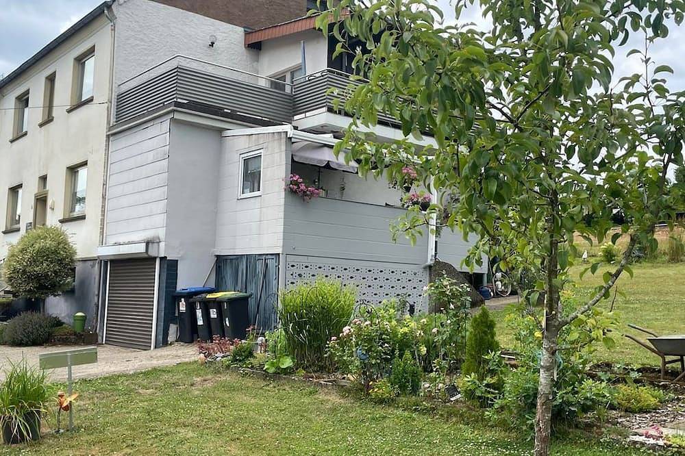 Ganze Wohnung, Haus Weiherfeld - Ferienwohnung mit 2 Schlafzimmern in Tholey, Saar-Nahe-Bergland