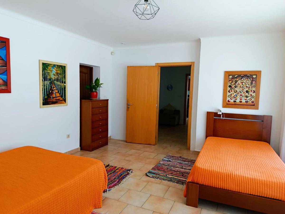 Two-Bedroom House in Famalicão, Leiria distrito
