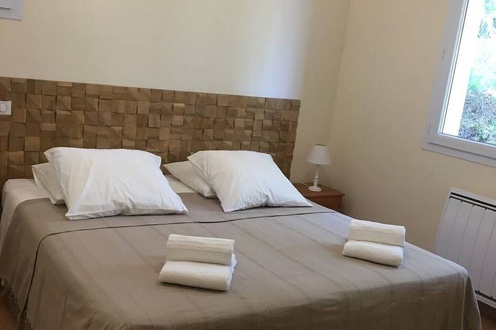 Villa pour 6 personnes, avec jardin et terrasse à Monticello - 4