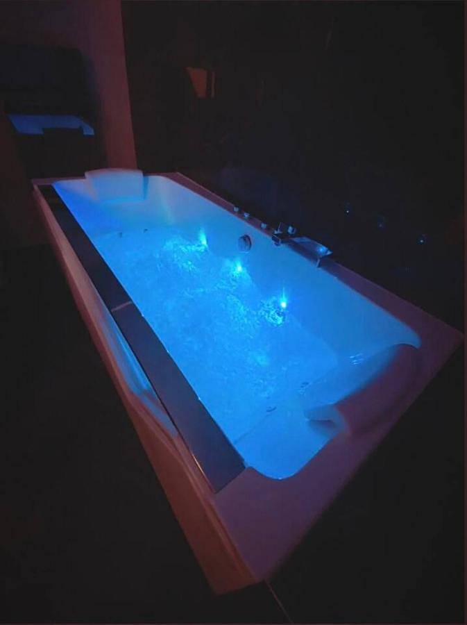 Location de vacances pour 4 personnes, avec Jacuzzi à Agen