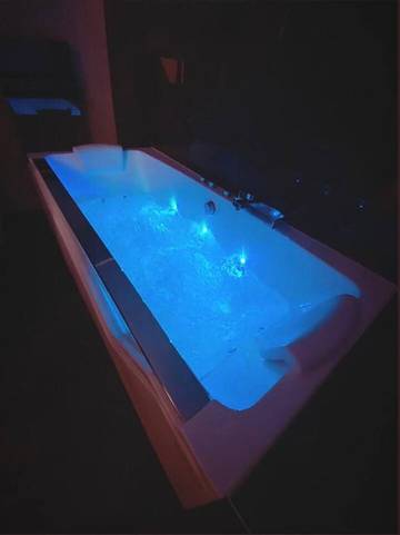 Gîte pour 4 personnes, avec jacuzzi à Agen