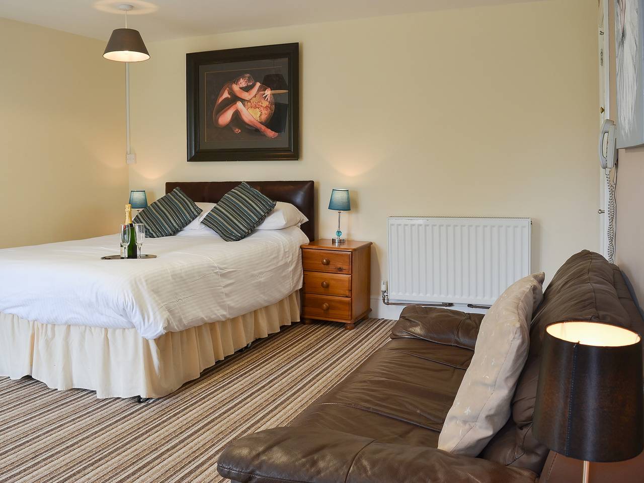 Lee Studio - Ukc3372 in West Down, Devon