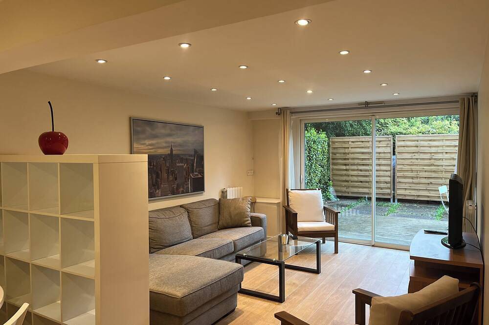 Entire apartment, Renovated apartment, absolute calm near Rueil 2000 /la défense in Rueil-Malmaison, Hauts-de-Seine