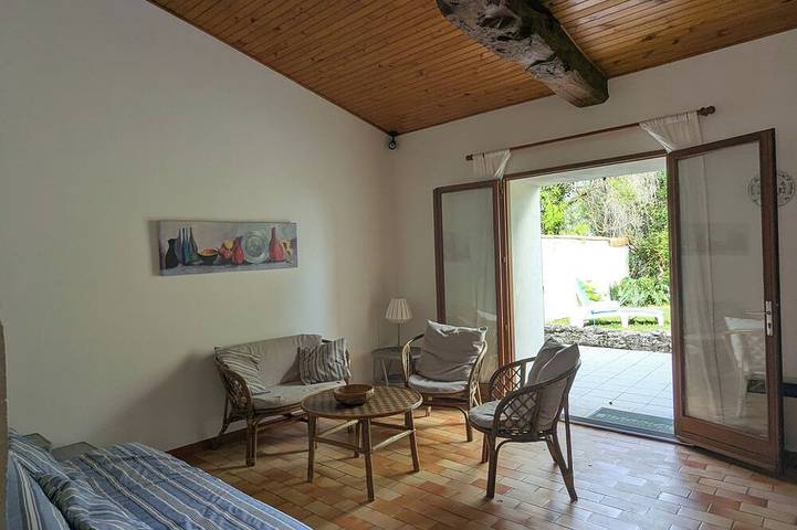 Gîte pour 6 personnes, avec terrasse et jardin, animaux acceptés à Saint-Fort-sur-Gironde - 4